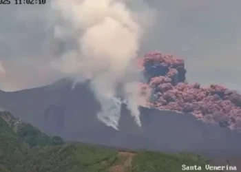 vigoroso erupción del Etna: “Máxima precaución” ante las fuertes explosiones que ha registrado