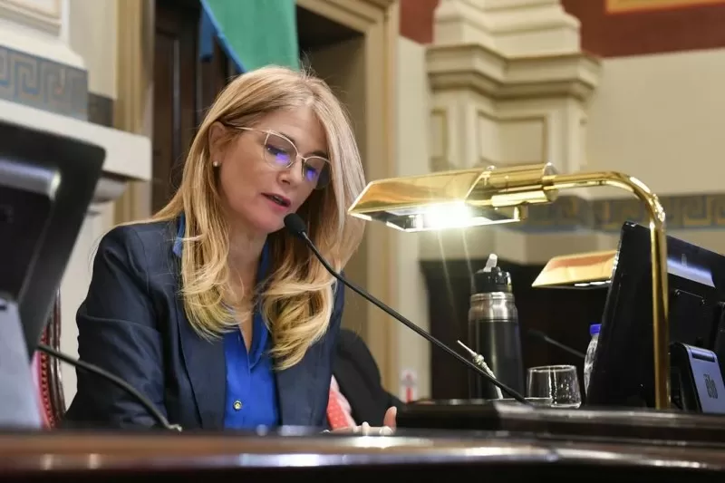 Magario convocó a pincho sesión para habilitar reelecciones indefinidas en la provincia