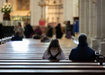 El porcentaje de católicos en España cae al 55%
