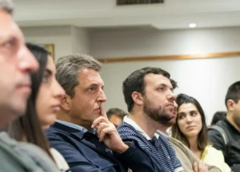 Máximo y Massa apuran el diseño del nuevo frente electoral en la país que podría llamarse Peronismo