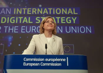 España y otros 11 países de la UE piden espina época mínima para acceder a redes sociales y un sistema de verificación