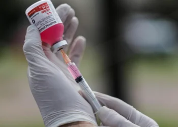 Fallece el resignado aislado en una UCI por rabia tras ser mordido por un perro en África