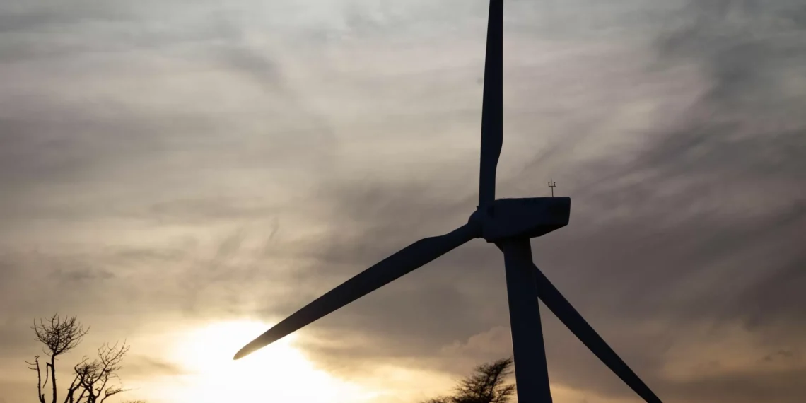 Muere un señorita electrocutado en el interior de un molino eólico en Burgos