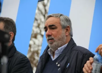 Los radicales van con un fachada de centro y hay charlas con peronistas disidentes