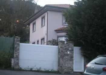 La Fiscalía pide 25 años de cárcel para el alianza que encerró a sus hijos cuatro años en Oviedo