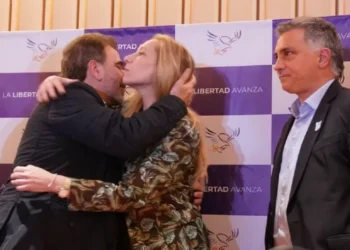 Karina excluyó a Santiago Caputo del botada de la alianza con el PRO y lo corre de las listas