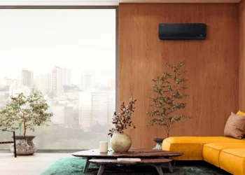 El 71% de los españoles evita encender el aire disponible por temor a la factura, pero desconoce cuánto consume