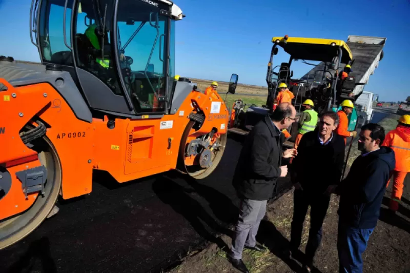 Katopodis recorrió las obras de la ruta provincial 63