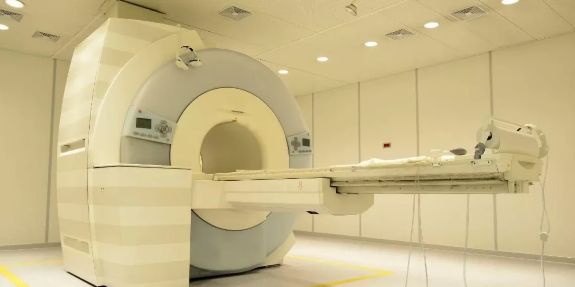 Muere un hombre tras cuerpo succionado por una máquina de resonancia magnética