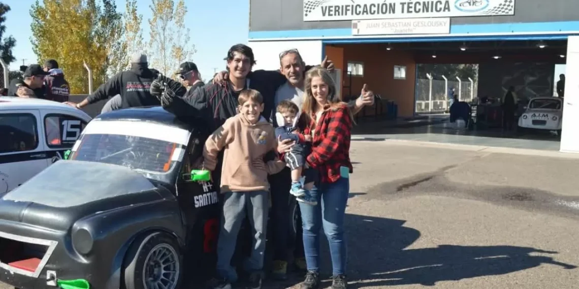 Santiago Martínez, el piloto angosturense que persigue su sueño en el automoción neuquino