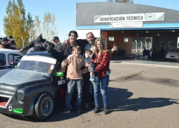 Santiago Martínez, el piloto angosturense que persigue su sueño en el automoción neuquino