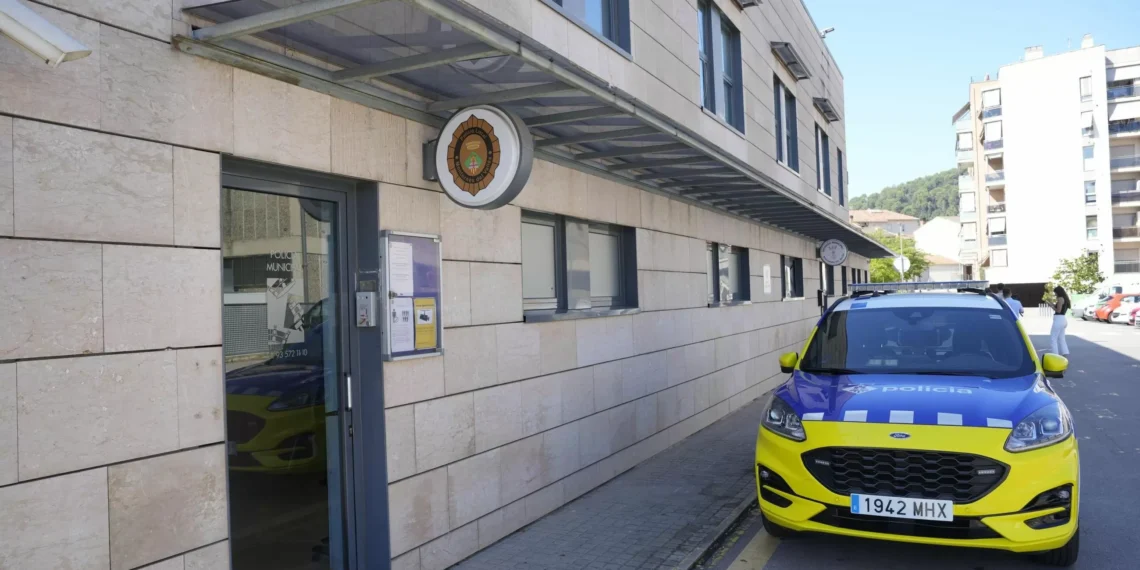consternado un hombre tras irrumpir armado en una comisaría de Montornès del Vallès (Barcelona)