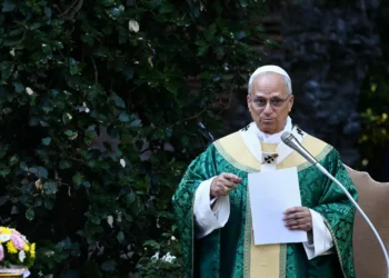 León XIV pide “derribar” los “muros de la apatía” y la “soledad” que “aprisionan” a los mayores