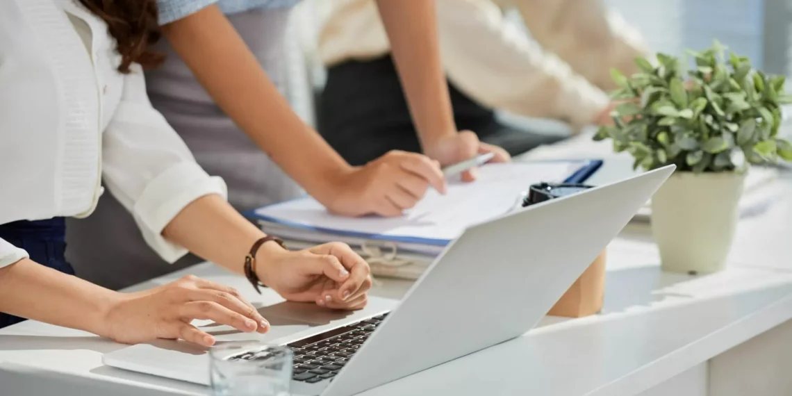 Horas extra en el trabajo: esto es todo lo que debes entender sobre el máximo permitido y las compensaciones, según la ley