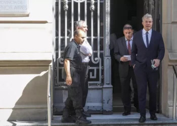 Burlando será candidato a diputado con el partido de Julio Garro