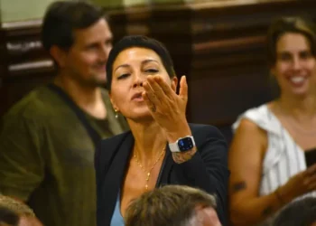 Mayra bajó su reclamo y su foto no frisará en la boleta de la Tercera Sección