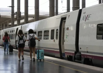 Renfe suspende definitivamente este miércoles la circulación ferroviaria entre Madrid y Galicia por el descarga