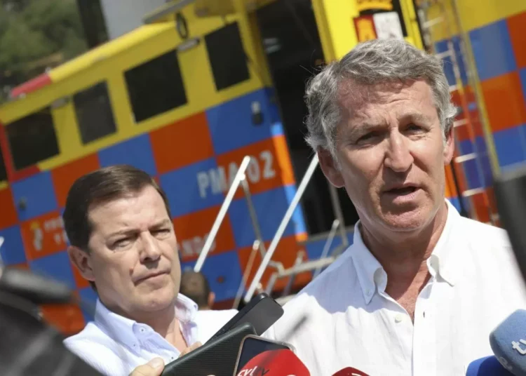 Feijóo pide el despliegue del Ejército en los incendios: “Queda lo peor”