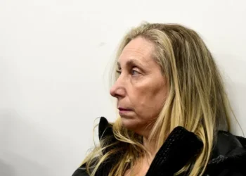 En La Plata venden el libro de Karina con un descuento del 3%