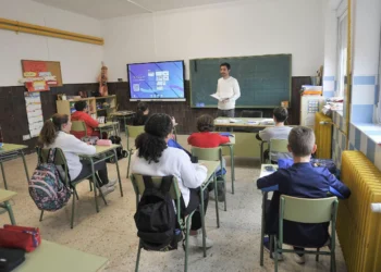 La repetición escolar cae a mínimos, pero hace falta algo más que pincho estadística