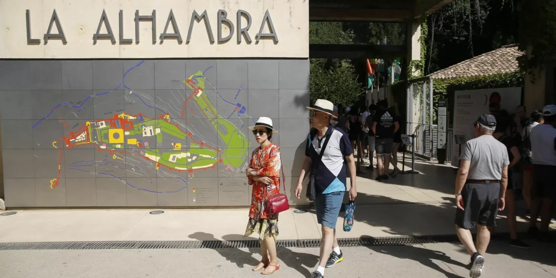 Andalucía, la que tiene mejores planes de estío para los españoles según una conocida cerveza