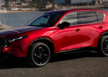 Mazda renueva este año la tercera generación del CX-5, su prototipo más vendido en España