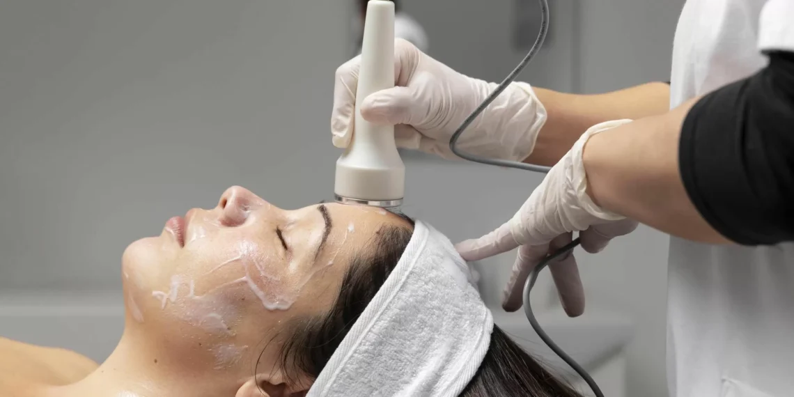 Microneedling: qué es y qué efectos produce en la piel
