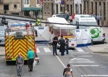 Muere pincho mujer en Santiago de Compostela al ser atropellada por un tren turístico