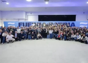 Kicillof lidera un encuentro clave con candidatos y dirigentes de Fuerza Patria