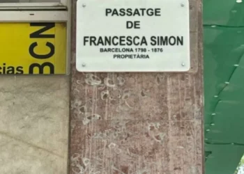 Barcelona recupera los nombres ocultos de tres mujeres en tres pasajes del Eixample