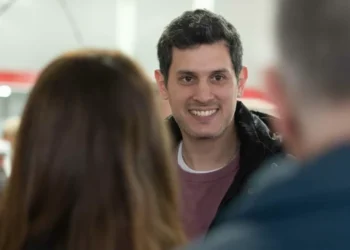 Guidugli recorrió la Expo Apícola de Doblas y destacó “la importancia de acerar la producción pampeana”