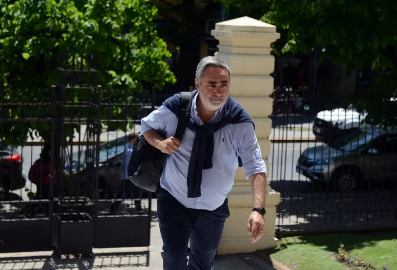 Crisis tajante en el radicalismo tras una elección en la que perdió 149 concejales y 12 legisladores