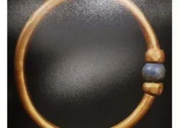 ¿Cómo era el brazalete de oro de más de 3.000 años de antigüedad que robaron del galería Egipcio y destruyeron?