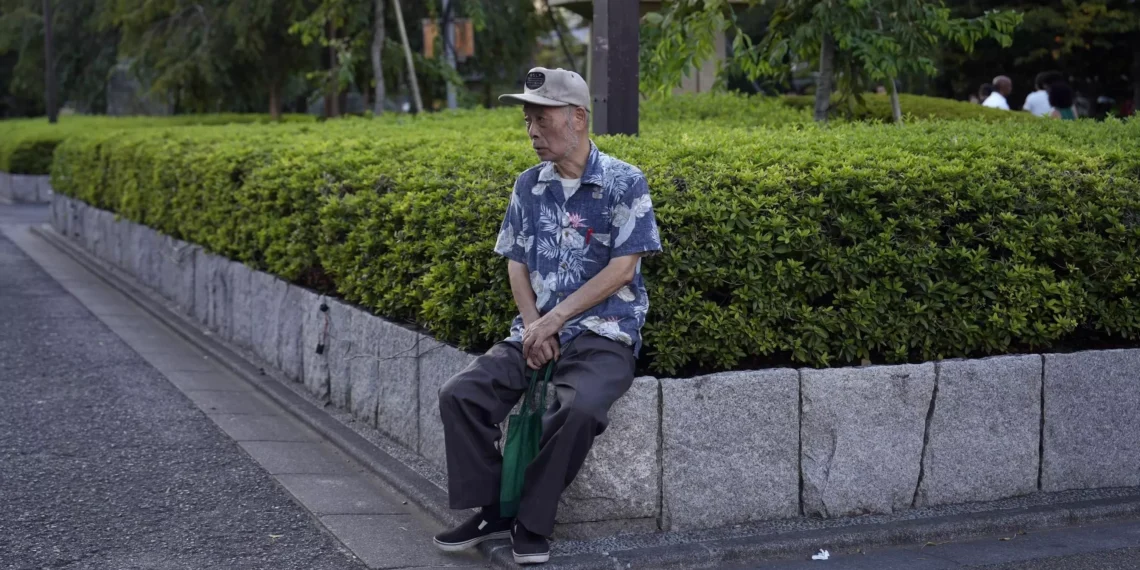 Japón alcanza un aprendiz récord de centenarios, que superan por primera vez los 99.000