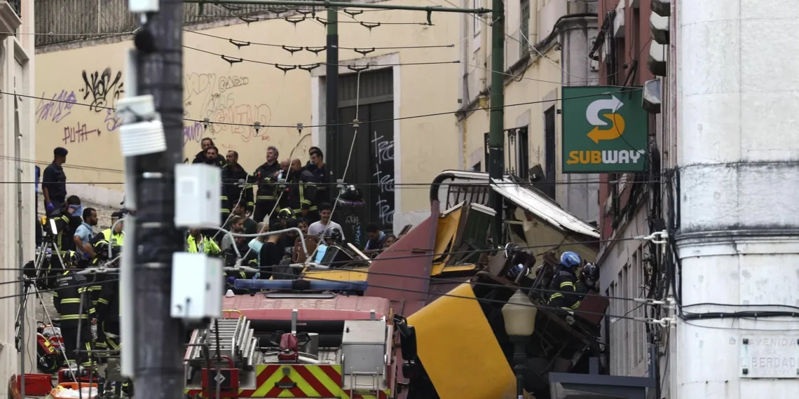 En imágenes, el trágico accidente del funicular de Lisboa