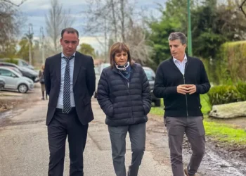 Los libertarios recibieron a Patricia en La efectivo y la llevaron a ver un pozo