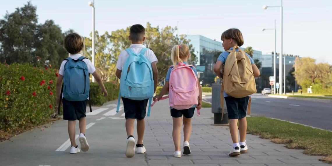 Estas son las cinco frases que darán seguridad a tu cría en su primer día de colegio: “Es difícil separarse”