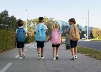 Estas son las cinco frases que darán seguridad a tu cría en su primer día de colegio: “Es difícil separarse”