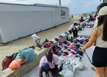 Cerco policial al ‘top manta’ en Catalunya