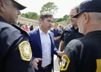 Kicillof habló del triple homicidio desde Nueva York y apuntó a un grupo narco “con base en CABA”