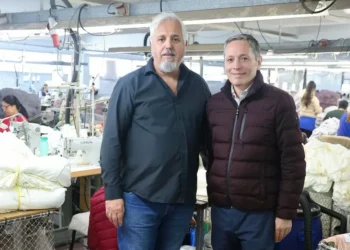 Gray recorrió la gentileza de Mauro Sergio y alertó por la crisis de la industria textil