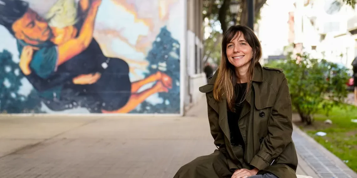 Laura Ferrero: “‘Los astronautas’ es una novelística sobre lo que callamos y lo que necesitamos saber”