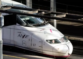 La supresión del AVE de enano coste hace subir un 40% los billetes de tren entre Barcelona y Madrid