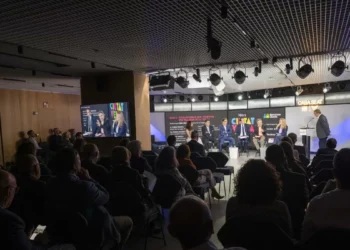 El comercio de Ciutat Vella exige un plan para resucitar el barrio