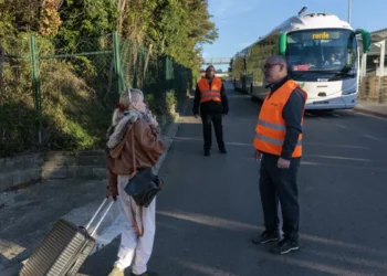 El corte de la R3 supera la prueba del primer día con un servicio de ómnibus sobredimensionado