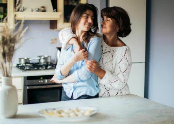 ¿Por qué te sientes culpable cuando tienes en cuenta tus necesidades por encima de las de tu madre o tu novio?