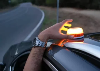 ¡Adiós a los triángulos, hola V-16!: la nueva norte de emergencia obligatoria en 2026