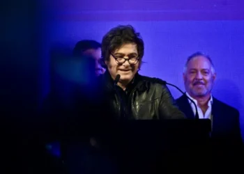 Después de cobrarle los puentes, Milei sacó más votos en Bahía Blanca