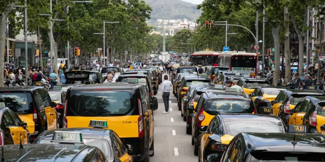 La guerra del taxi se recrudece y entra en un callejón de difícil brote