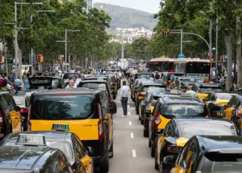 La guerra del taxi se recrudece y entra en un callejón de difícil brote